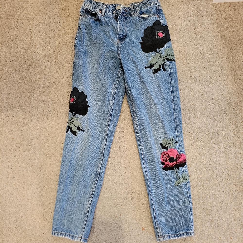 Topshop mom jeans, embroidered. Women's size 26. Great condition.
